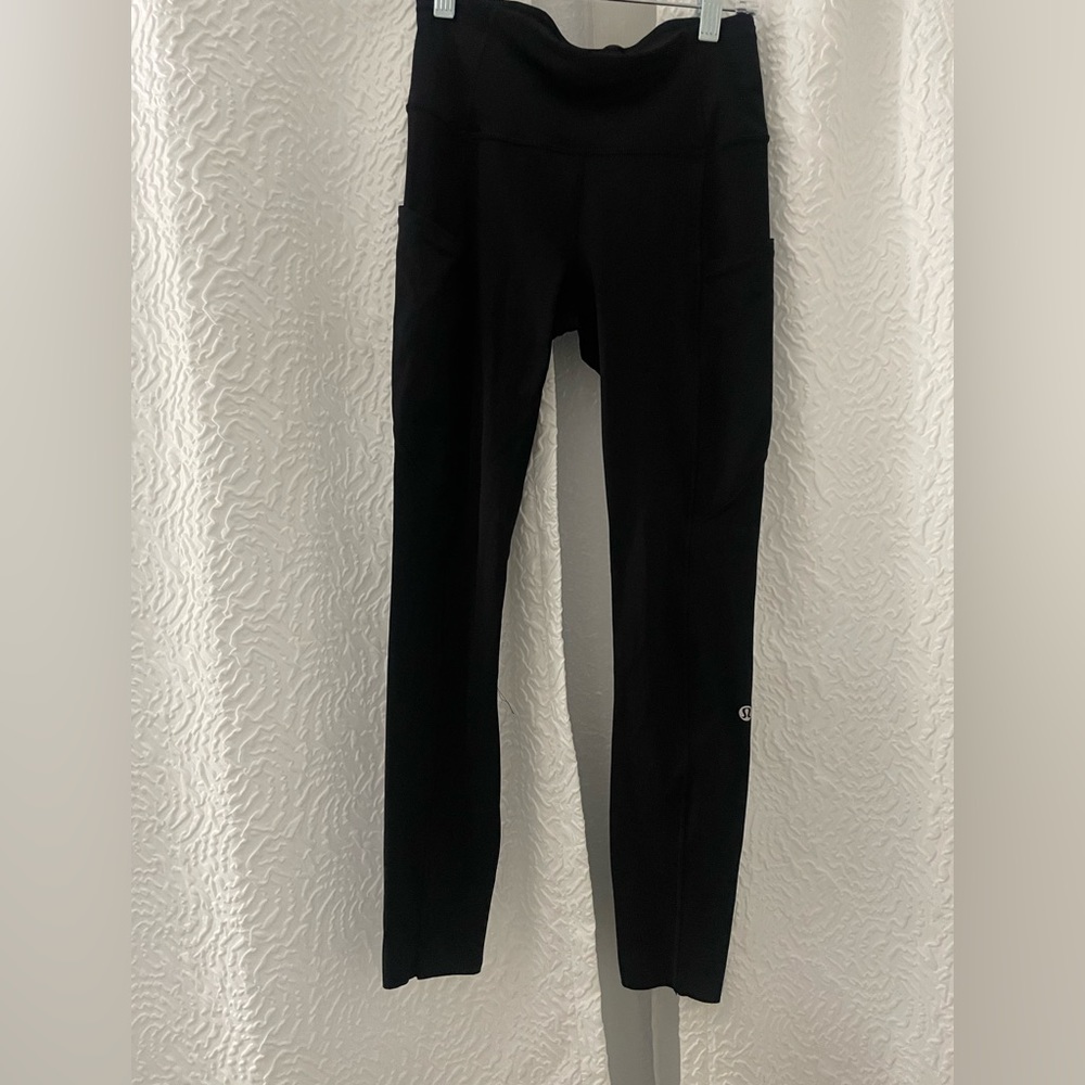 Black Lululemon leggings